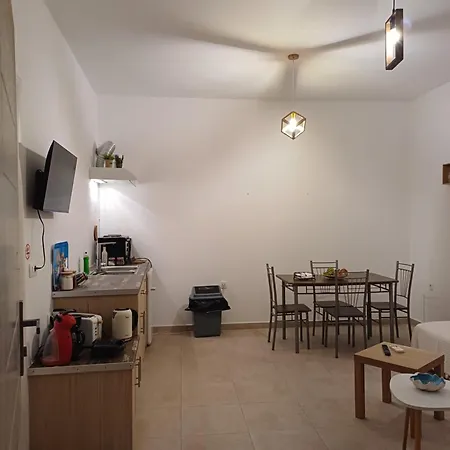 'irene' Cycladic House With Sunrise And Sea View! Foinikiá