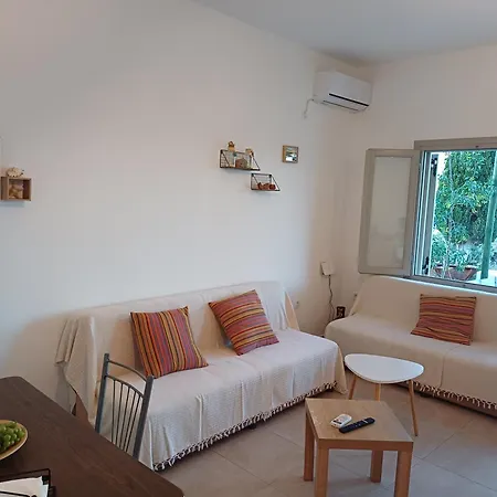 'irene' Cycladic House With Sunrise And Sea View! Foinikiá