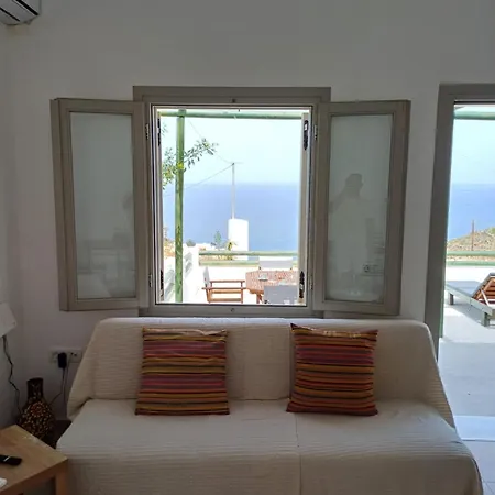 Vakantiehuis 'irene' Cycladic House With Sunrise And Sea View! Foinikiá